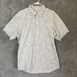 Lululemon Shirt Gray Men Short Sleeve Vented Print Button Down XL No Tag